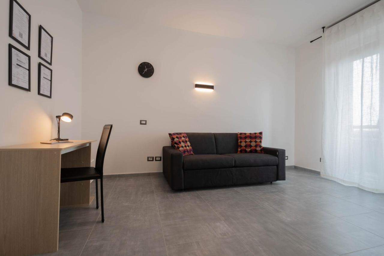 Apartment L&M, Rhomilanofiera Bollate Bagian luar foto