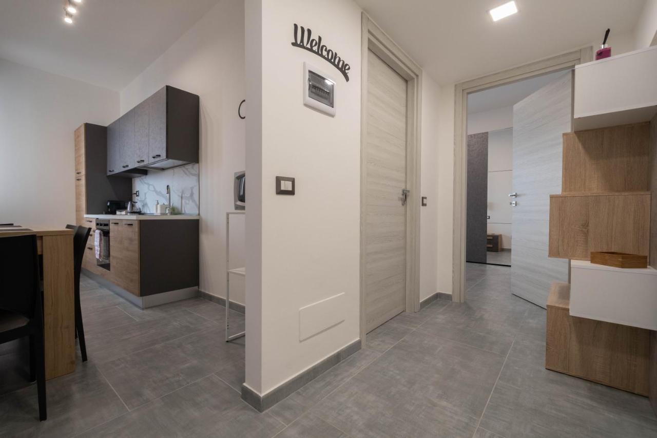 Apartment L&M, Rhomilanofiera Bollate Bagian luar foto