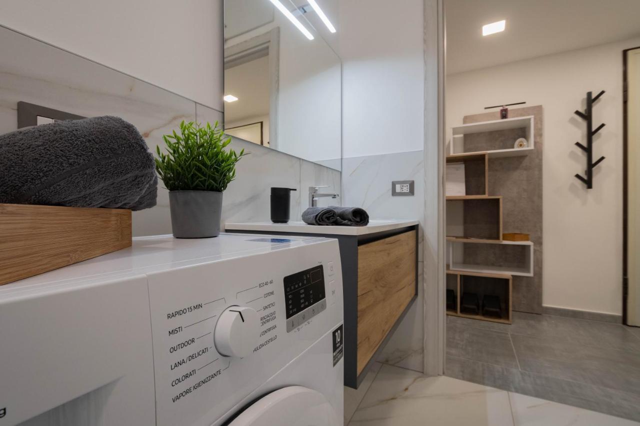 Apartment L&M, Rhomilanofiera Bollate Bagian luar foto
