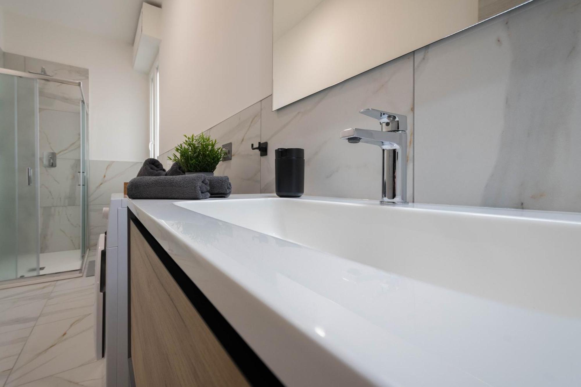 Apartment L&M, Rhomilanofiera Bollate Bagian luar foto